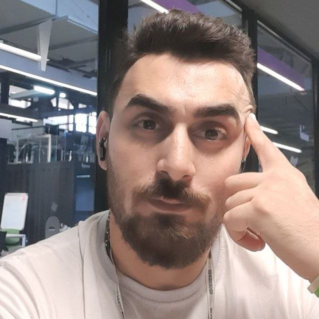 کامران فلاحتی